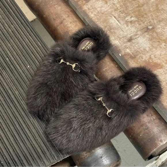 Gucci Women's Black Fur Slippers 36 - Picture 1 of 7